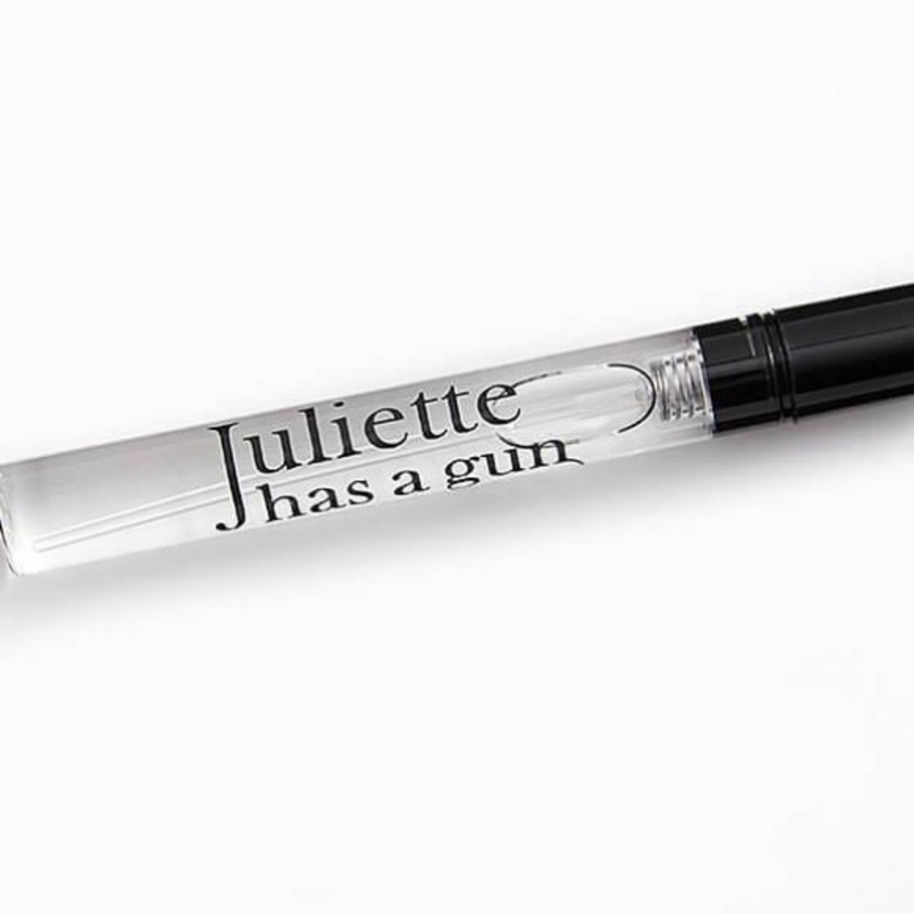 JULIETTE HAS A GUN deluxe sample NOT A PARFUME
